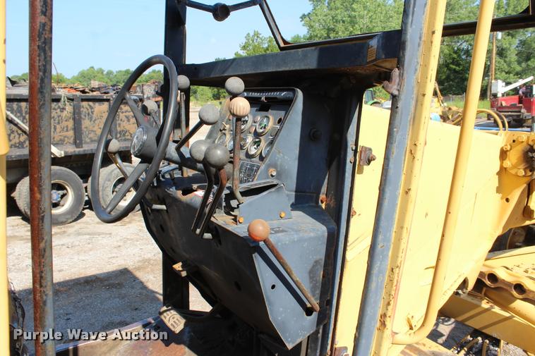 image for item DK9593 John Deere 670A motor grader