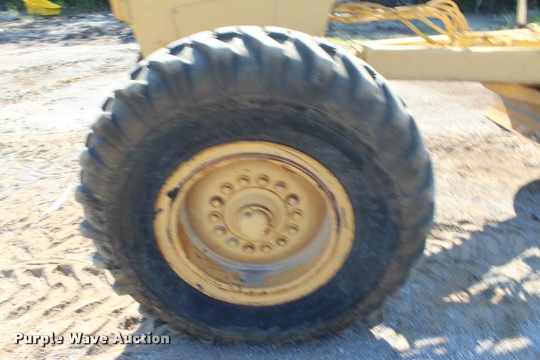 image for item DK9593 John Deere 670A motor grader