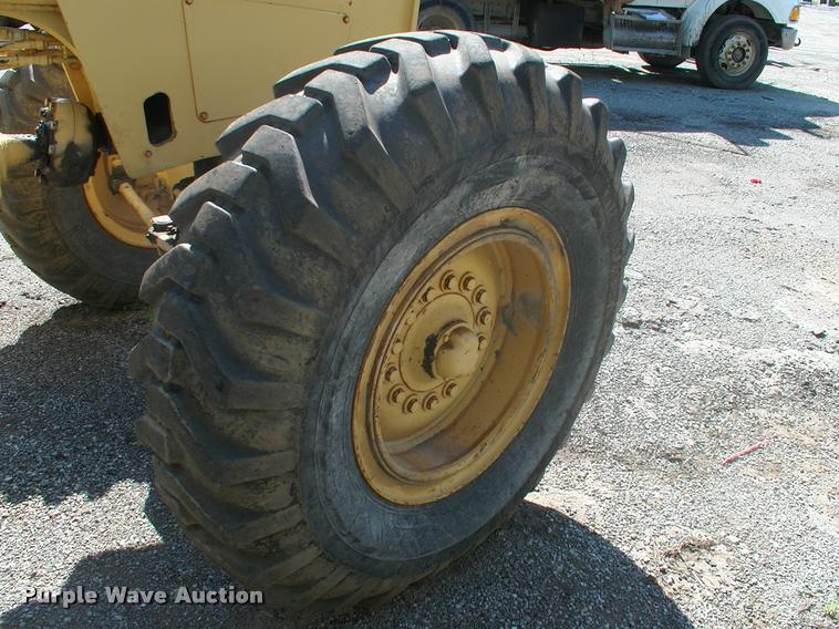 image for item DK9593 John Deere 670A motor grader