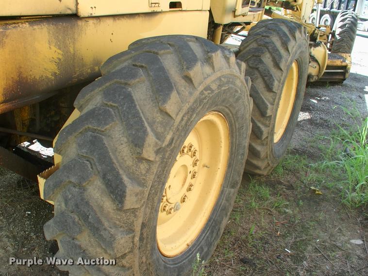 image for item DK9593 John Deere 670A motor grader