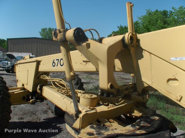 image for item DK9593 John Deere 670A motor grader