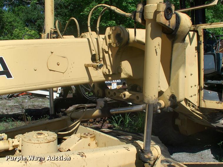 image for item DK9593 John Deere 670A motor grader