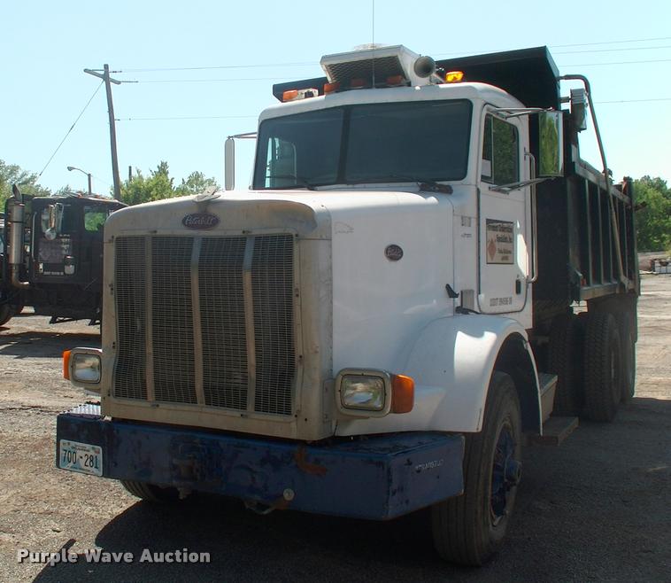 image for item DK9594 1990 Peterbilt dump truck