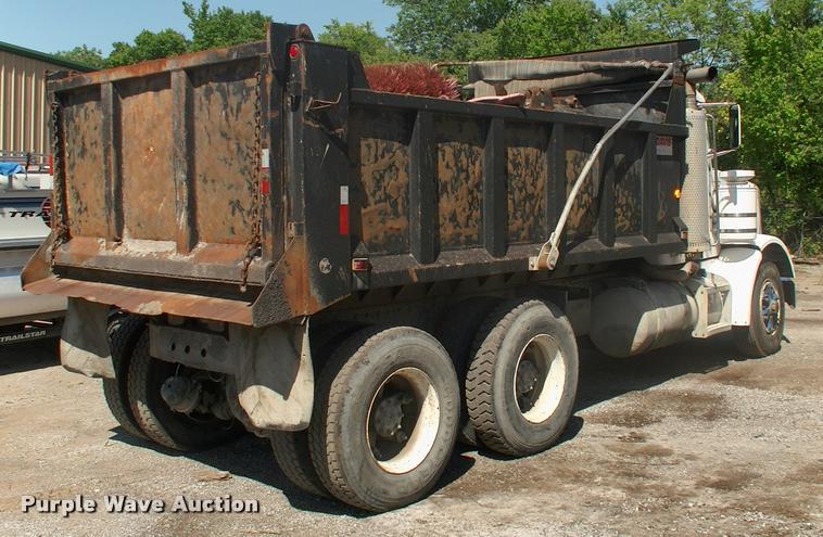image for item DK9594 1990 Peterbilt dump truck