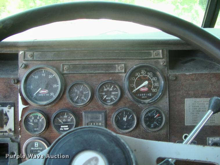 image for item DK9594 1990 Peterbilt dump truck