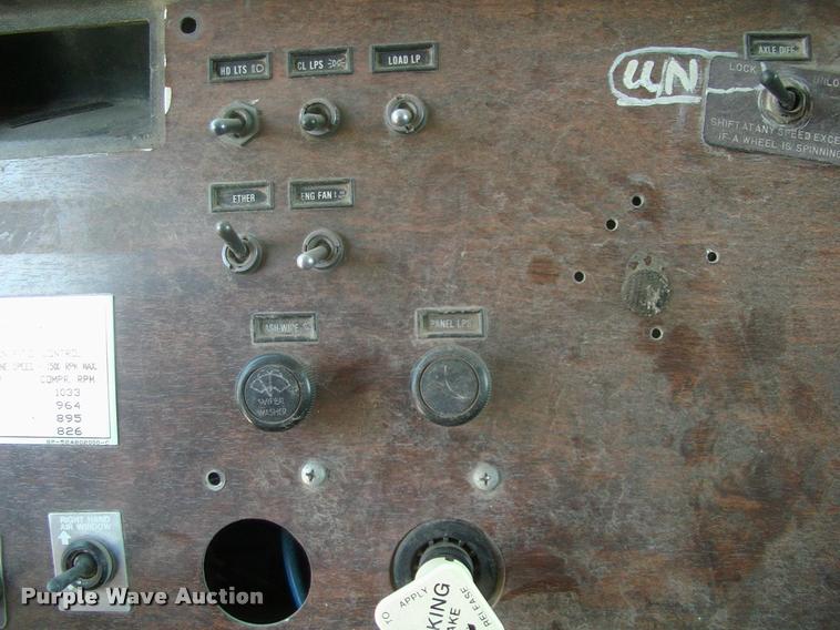 image for item DK9594 1990 Peterbilt dump truck