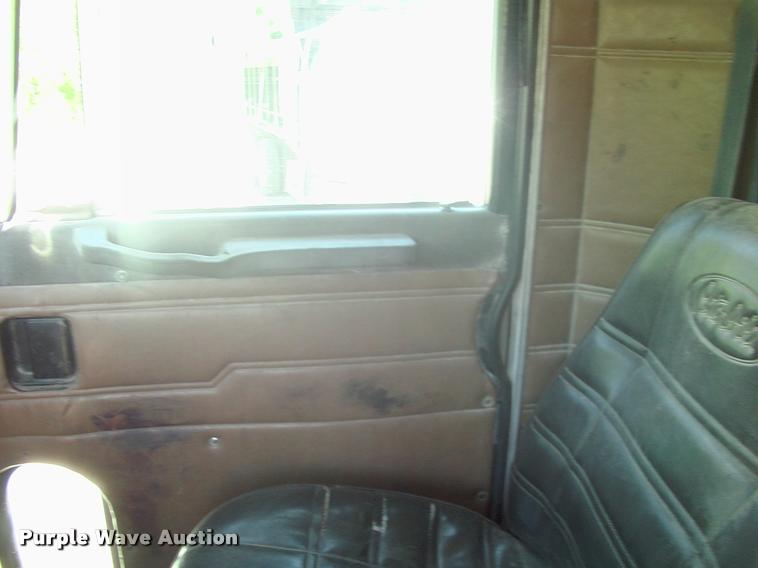 image for item DK9594 1990 Peterbilt dump truck