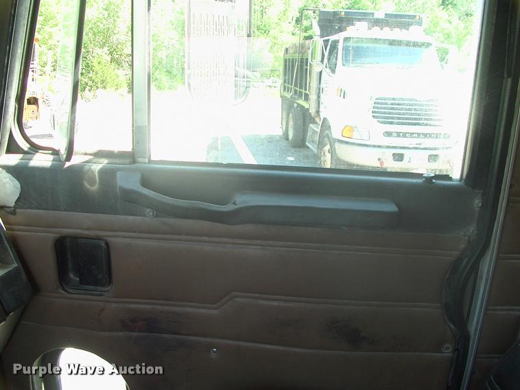 image for item DK9594 1990 Peterbilt dump truck