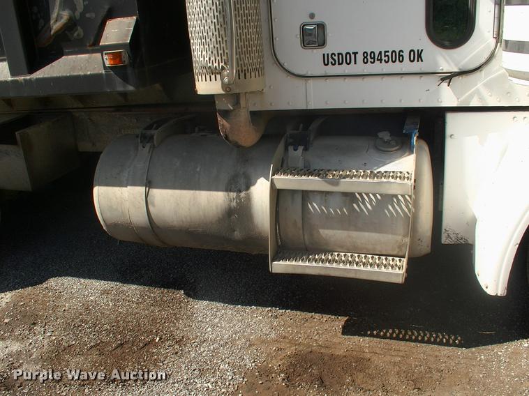 image for item DK9594 1990 Peterbilt dump truck