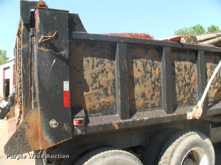 image for item DK9594 1990 Peterbilt dump truck