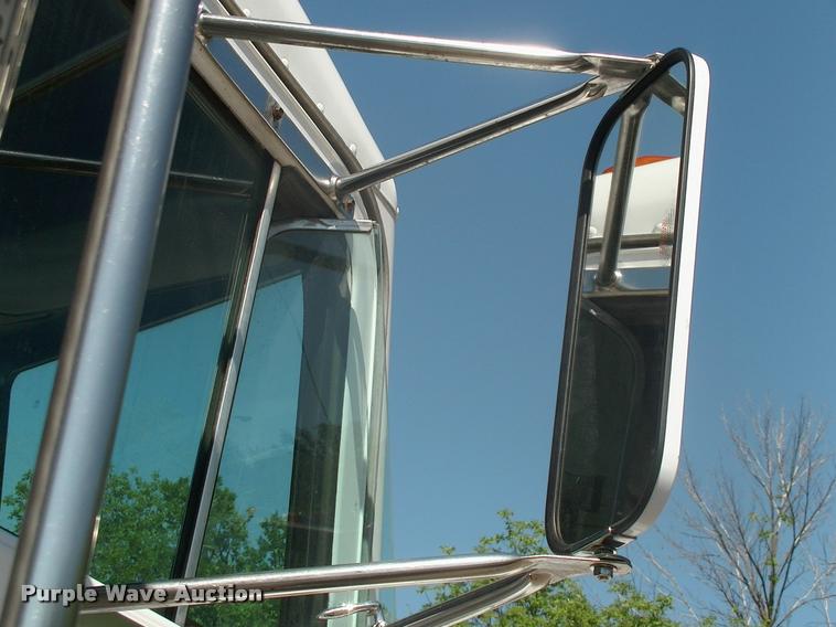 image for item DK9594 1990 Peterbilt dump truck