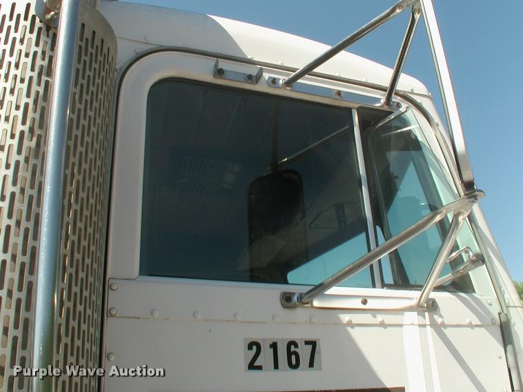image for item DK9594 1990 Peterbilt dump truck