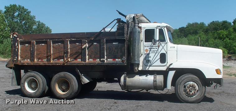 image for item DK9595 1989 Freightliner FLD dump truck