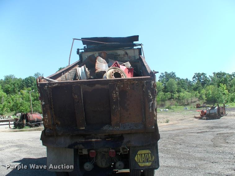 image for item DK9595 1989 Freightliner FLD dump truck