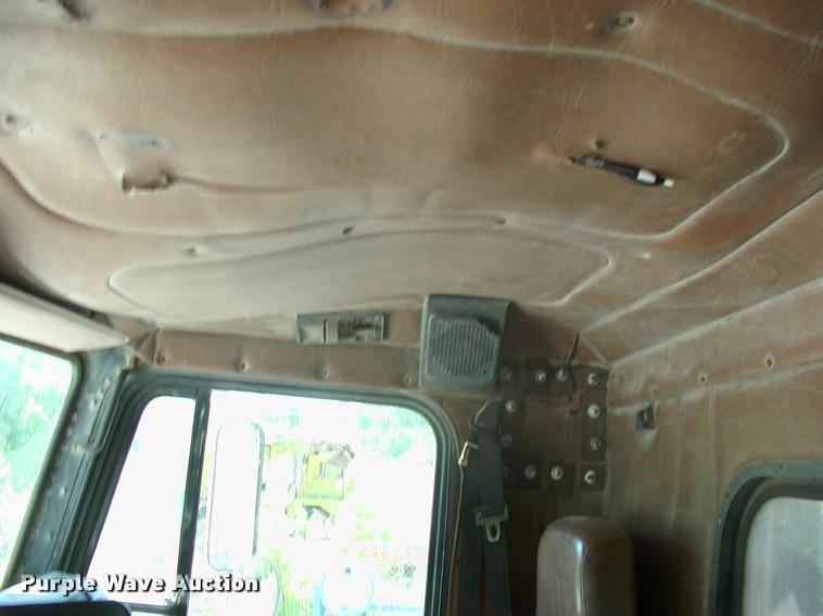 image for item DK9595 1989 Freightliner FLD dump truck