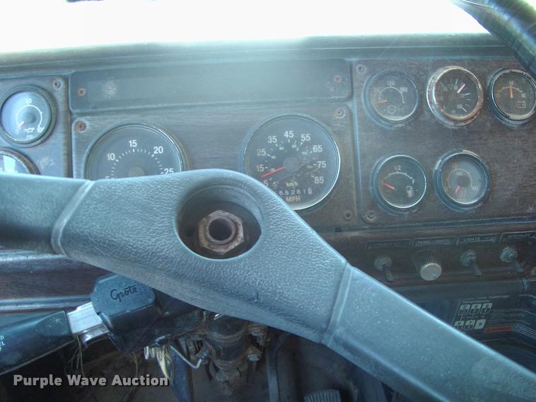 image for item DK9595 1989 Freightliner FLD dump truck