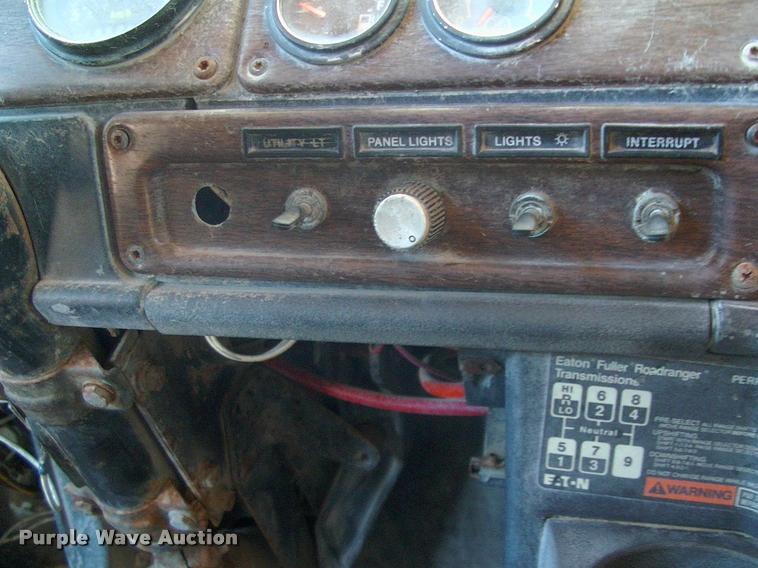 image for item DK9595 1989 Freightliner FLD dump truck