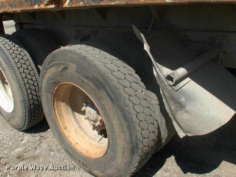 image for item DK9595 1989 Freightliner FLD dump truck