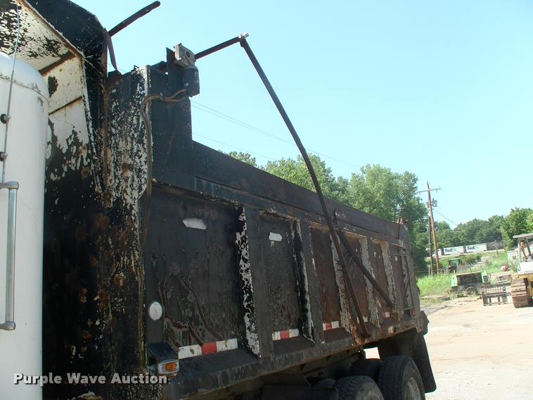 image for item DK9595 1989 Freightliner FLD dump truck