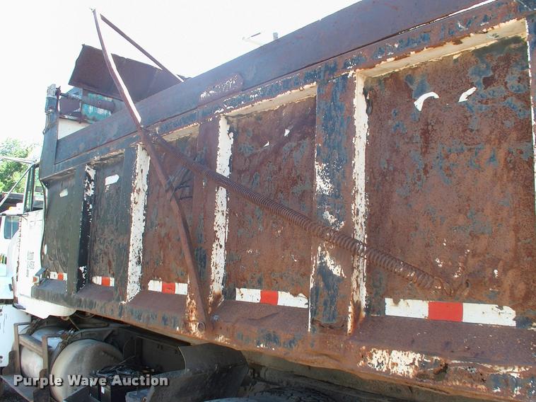 image for item DK9595 1989 Freightliner FLD dump truck