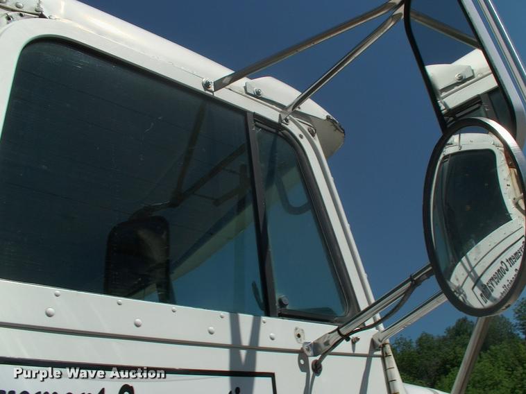 image for item DK9595 1989 Freightliner FLD dump truck