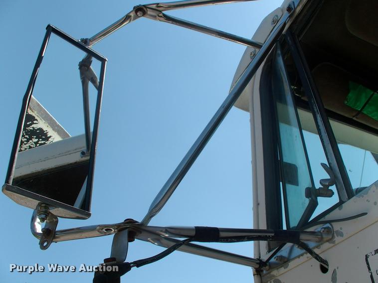 image for item DK9595 1989 Freightliner FLD dump truck