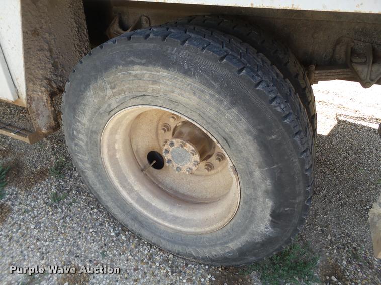 image for item DL9096 2013 International DuraStar 4300 flatbed truck