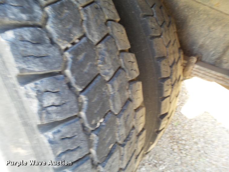 image for item DL9096 2013 International DuraStar 4300 flatbed truck