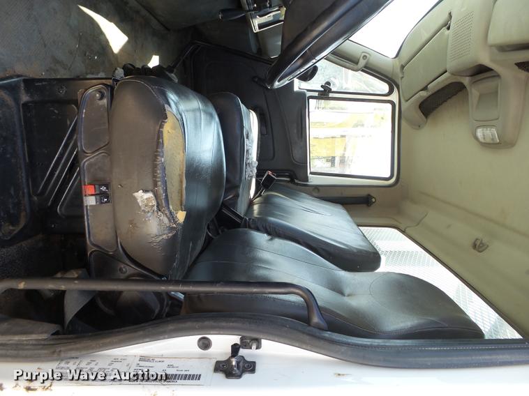 image for item DL9096 2013 International DuraStar 4300 flatbed truck