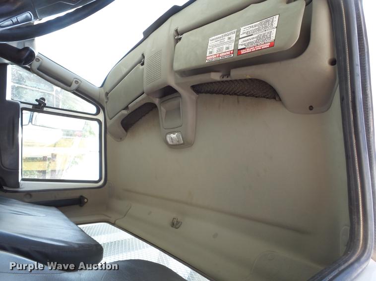 image for item DL9096 2013 International DuraStar 4300 flatbed truck