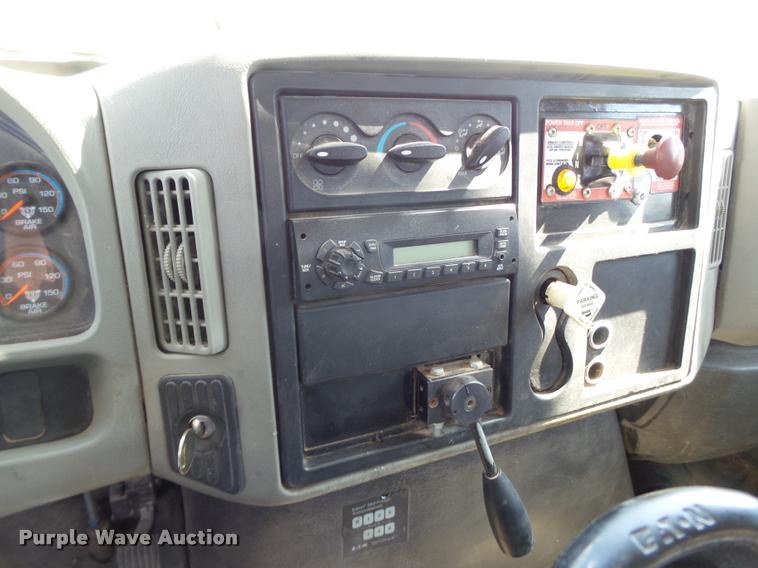 image for item DL9096 2013 International DuraStar 4300 flatbed truck