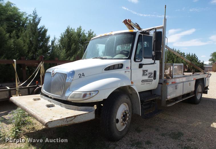 image for item DL9097 2013 International DuraStar 4300 flatbed truck