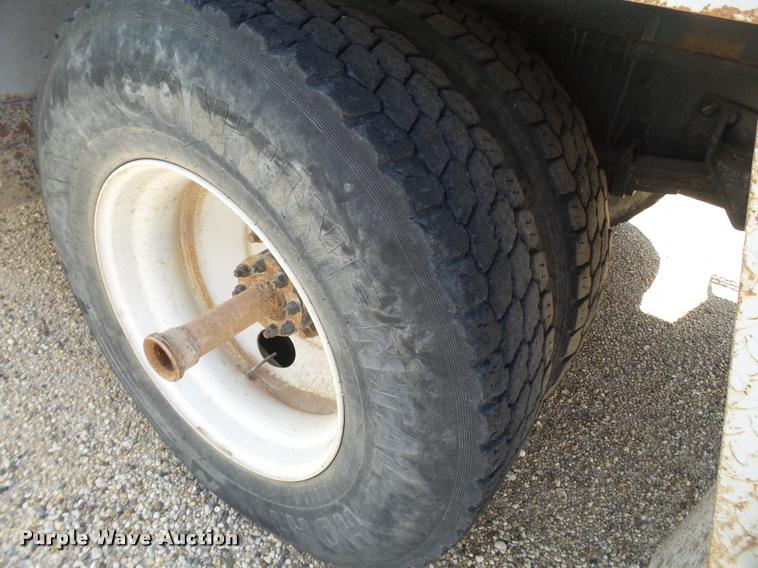 image for item DL9097 2013 International DuraStar 4300 flatbed truck