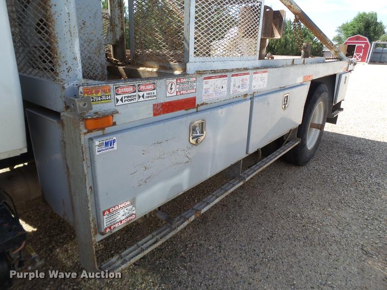 image for item DL9097 2013 International DuraStar 4300 flatbed truck