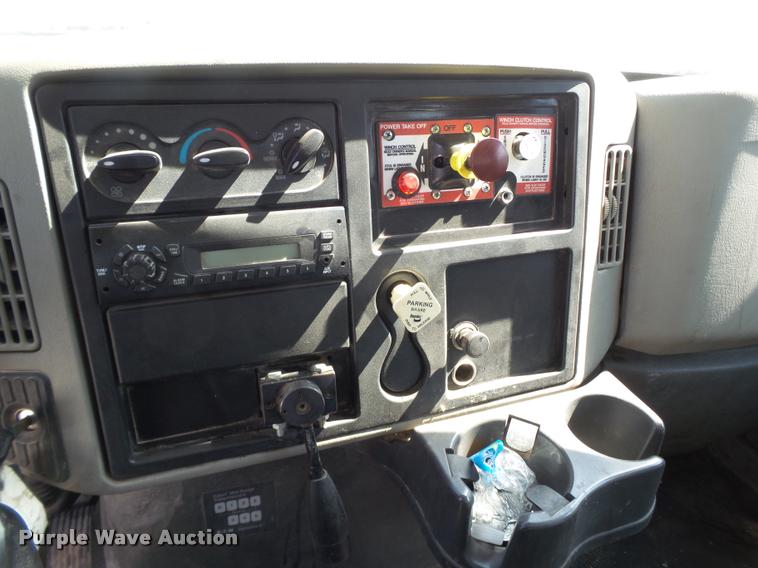 image for item DL9097 2013 International DuraStar 4300 flatbed truck