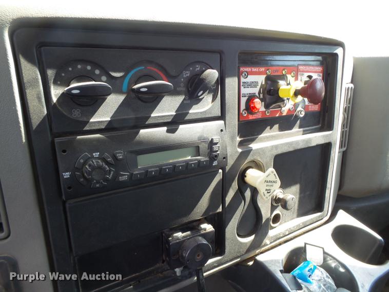 image for item DL9097 2013 International DuraStar 4300 flatbed truck