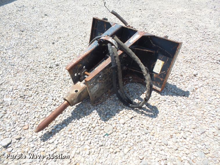 image for item DL9568 Hydraulic skid steer breaker