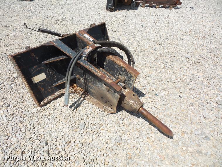 image for item DL9568 Hydraulic skid steer breaker