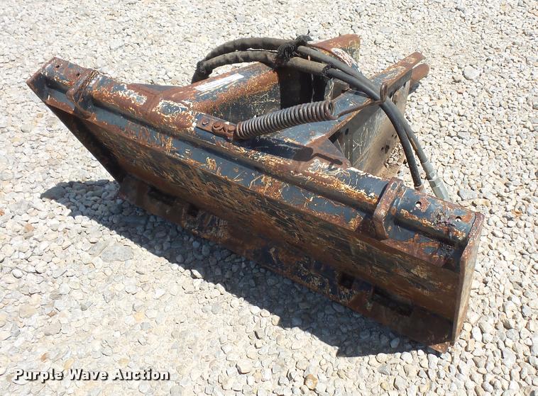 image for item DL9568 Hydraulic skid steer breaker