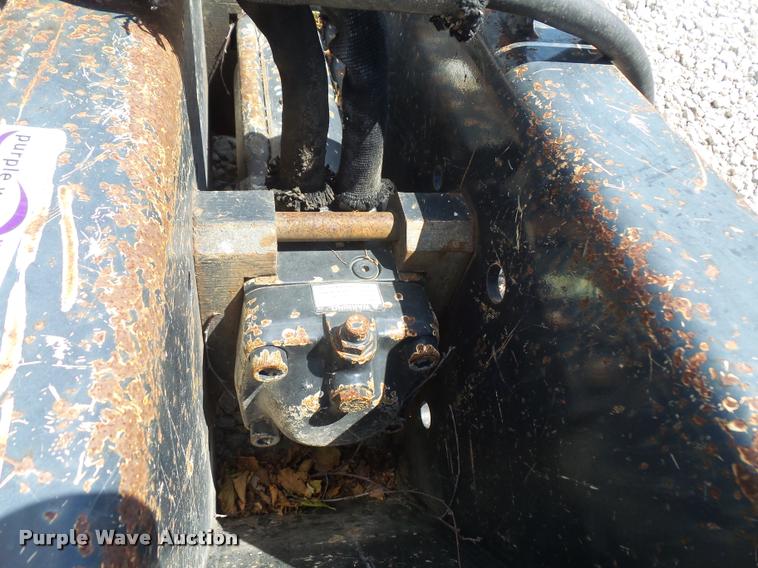 image for item DL9568 Hydraulic skid steer breaker