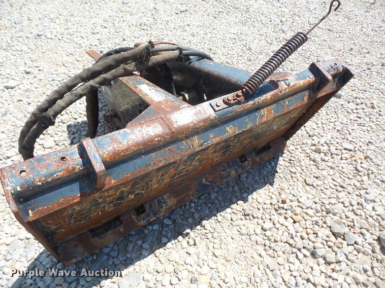 image for item DL9568 Hydraulic skid steer breaker