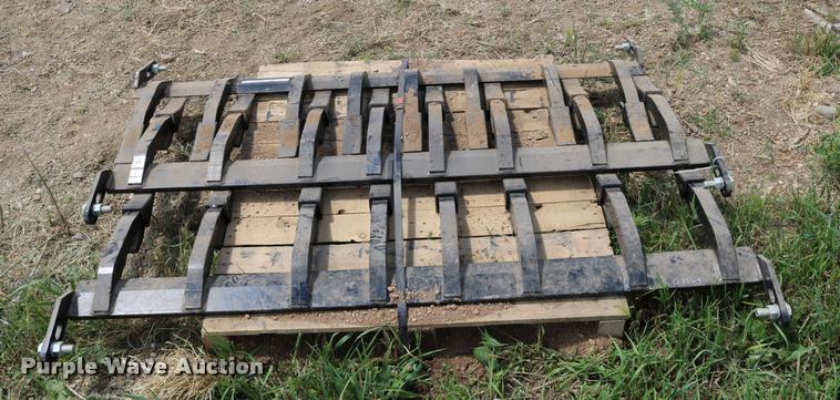 image for item DM9378 (3) bolt-on cutting edges