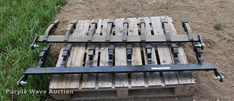 image for item DM9379 (2) bolt-on cutting edges