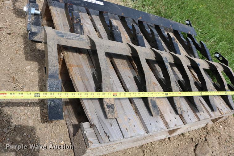 image for item DM9379 (2) bolt-on cutting edges