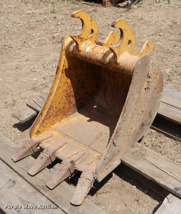 image for item DM9380 John Deere bucket