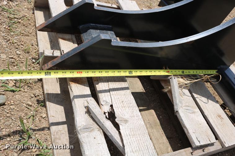 image for item DM9382 Haugen rock digger