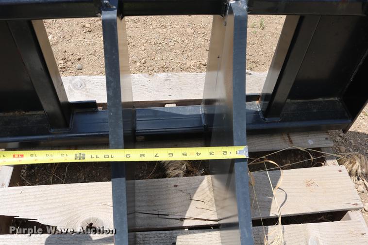 image for item DM9382 Haugen rock digger