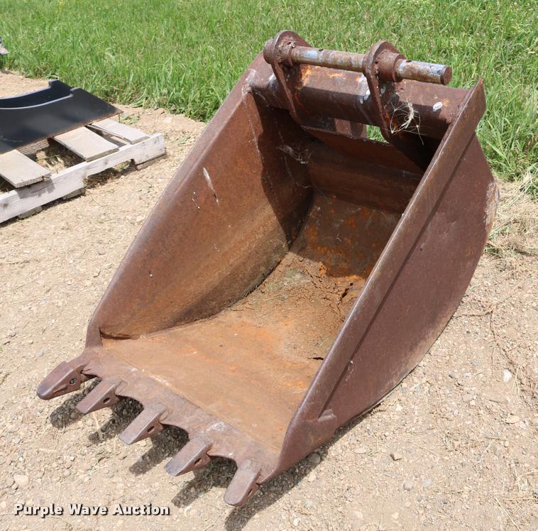 image for item DM9383 Bucket