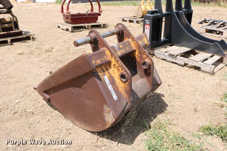 image for item DM9383 Bucket