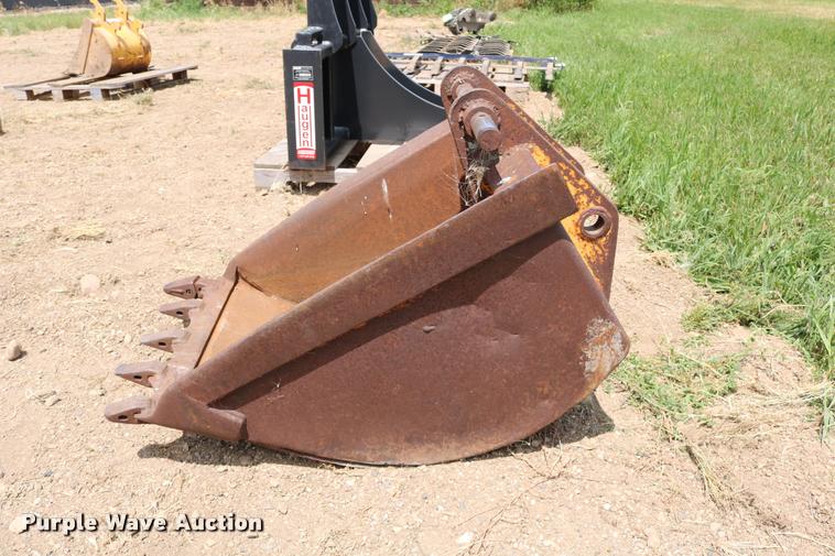 image for item DM9383 Bucket